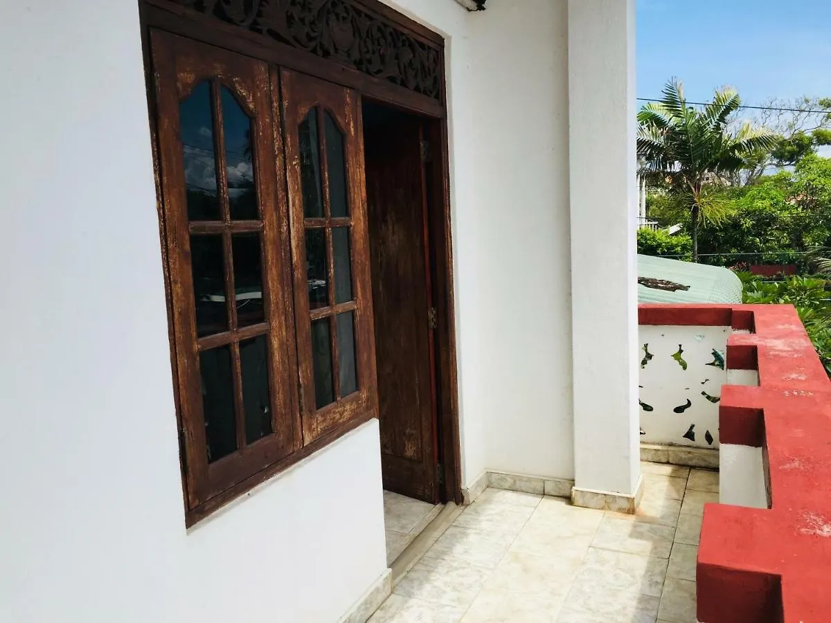 White House Apartment Negombo