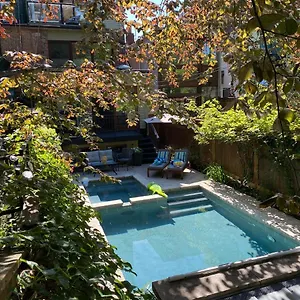 Superb Home:heated Pool-hot Tub Open 365days , Toronto Canada