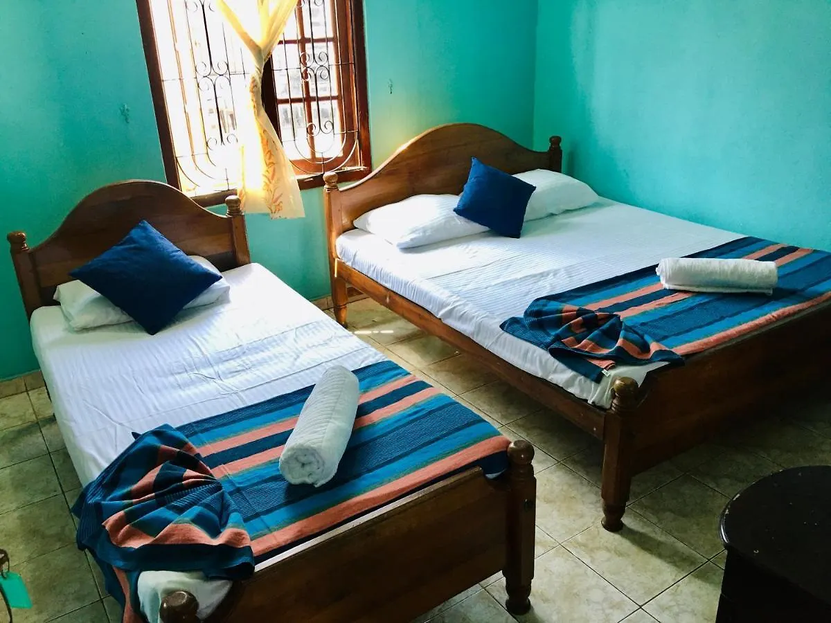 Homestay White House Apartment Negombo
